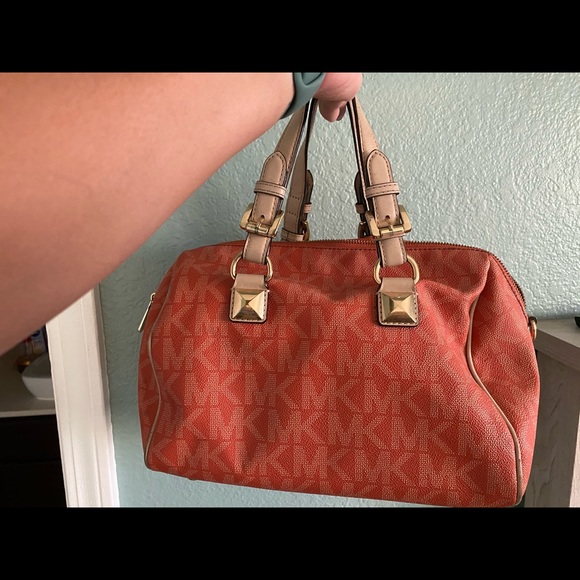 Michael Korea’s Purse - Picture 3 of 4